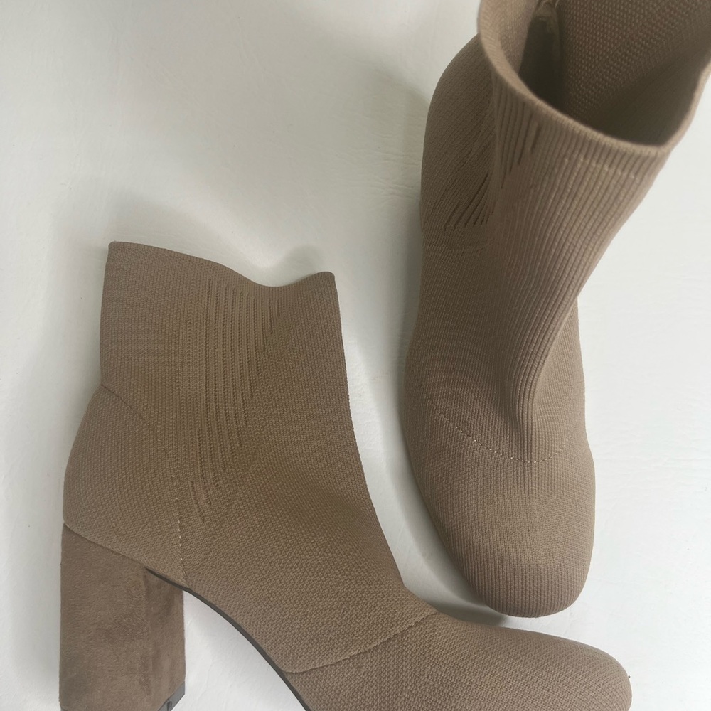 MIA Boots Knit Stretch with Suede Block Heel Tan Sand Size 8